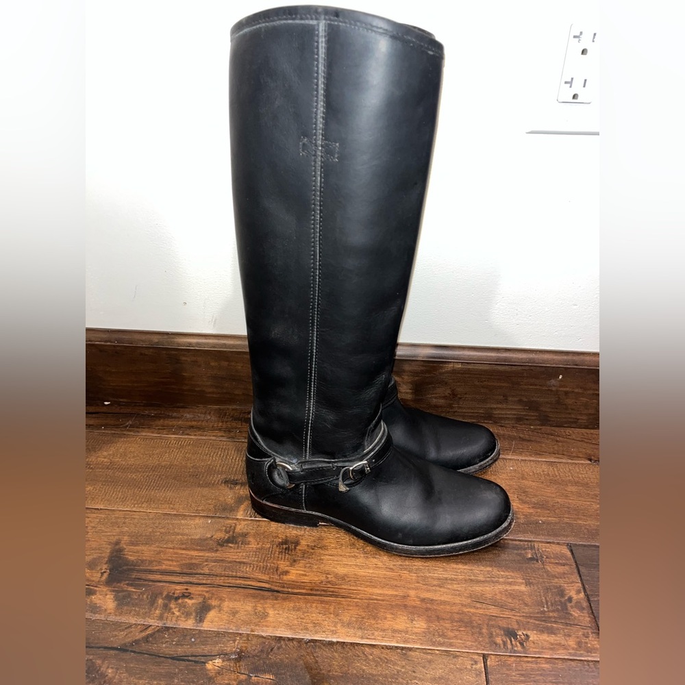 Womens size 9 tall black leather Frye pull on boots